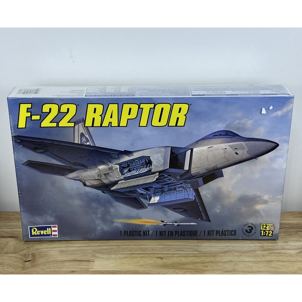 F-22 Raptor Model Kit 1:72 Scale Revell 85-5984 NEW IN BOX SEALED